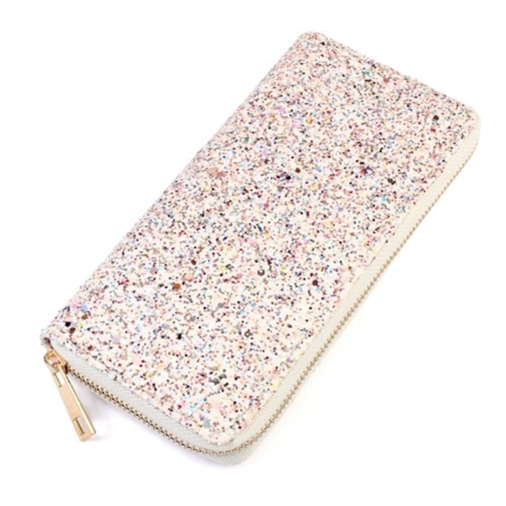 White glitter is around wallet - Picture 1 of 6
